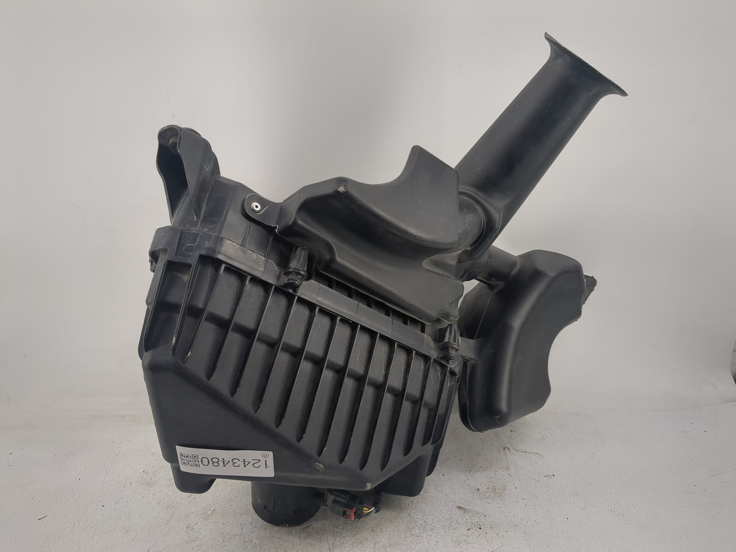 2018 Cadillac Xt5 Air Cleaner Intake-duct Hose Tube - Oemusedautoparts1.com