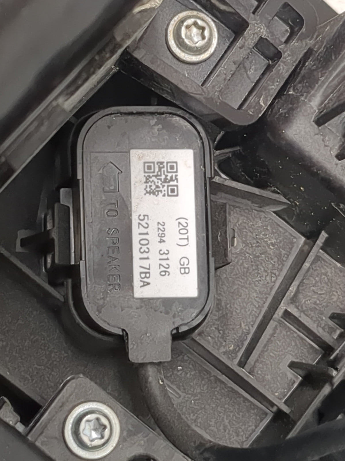 2018 Cadillac Xt5 Overhead Roof Console Black - Oemusedautoparts1.com