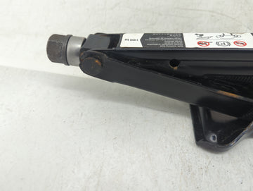 2018 Chevrolet City Express Spare Scissor Car Jack