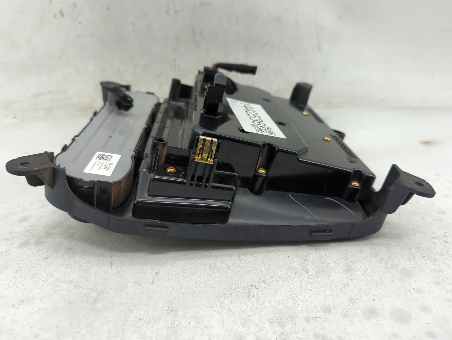 2015-2019 Chevrolet Colorado Radio Control Panel - Oemusedautoparts1.com