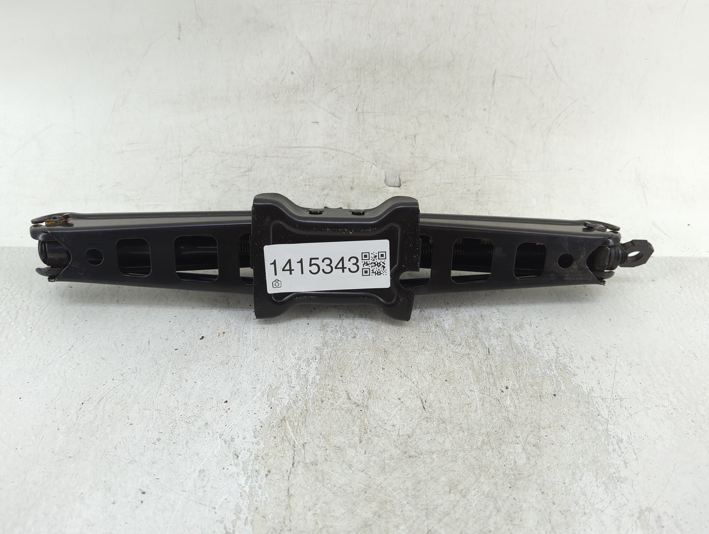 2018 Chevrolet Cruze Spare Scissor Car Jack - Oemusedautoparts1.com