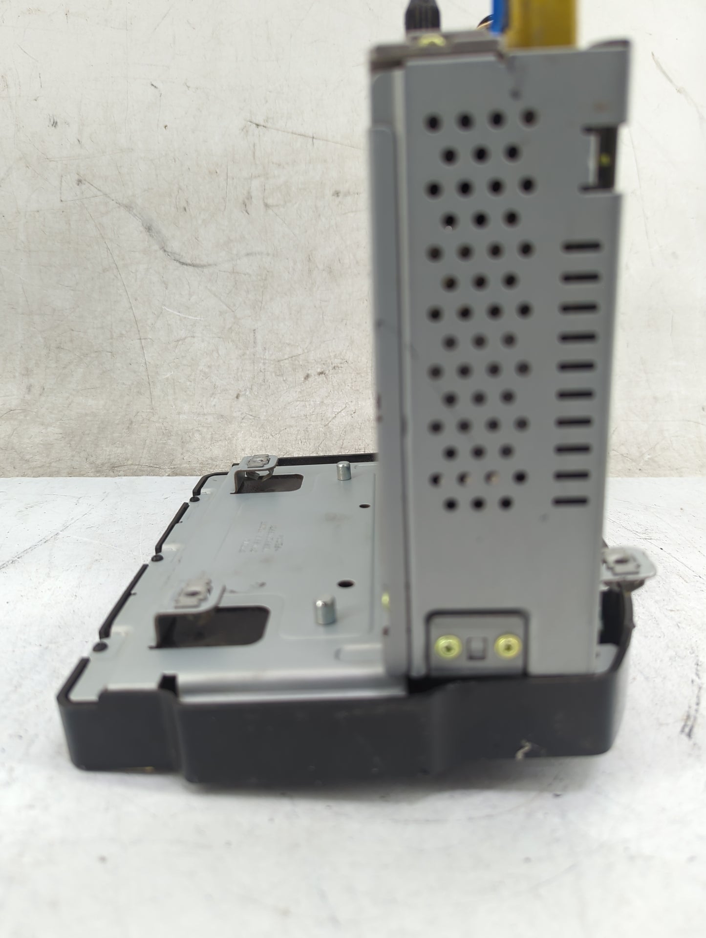 2018 Chevrolet Cruze Radio AM FM Cd Player Receiver Replacement P/N:42554672 555343750, LC7F-R, BEJLC7FR Fits Fits 2019 2020