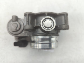 2017-2019 Chevrolet Cruze Throttle Body P/N:12671379AA Fits Fits 2016 2017 2018 2019 2020 2021 2022 OEM Used Auto Parts
