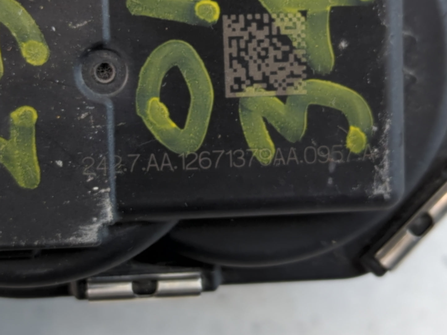 2017-2019 Chevrolet Cruze Throttle Body P/N:12671379AA Fits Fits 2016 2017 2018 2019 2020 2021 2022 OEM Used Auto Parts - Oe