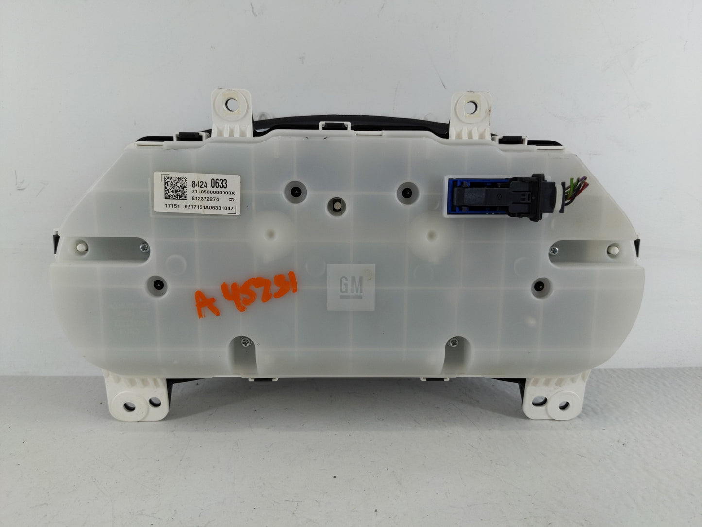 2018 Chevrolet Equinox Instrument Cluster Speedometer Gauges P/N:84240633 Fits OEM Used Auto Parts - Oemusedautoparts1.com