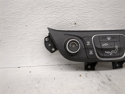 2018 Chevrolet Equinox Climate Control Module Temperature AC/Heater Replacement P/N:84422501 Fits OEM Used Auto Parts