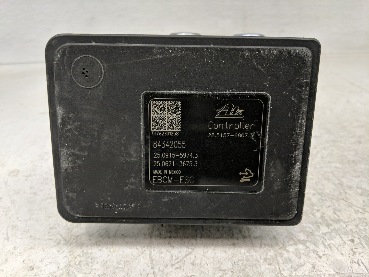 2018-2019 Chevrolet Equinox ABS Pump Control Module Replacement P/N:84342052 84342055 Fits Fits 2018 2019 2020 2021 OEM Used