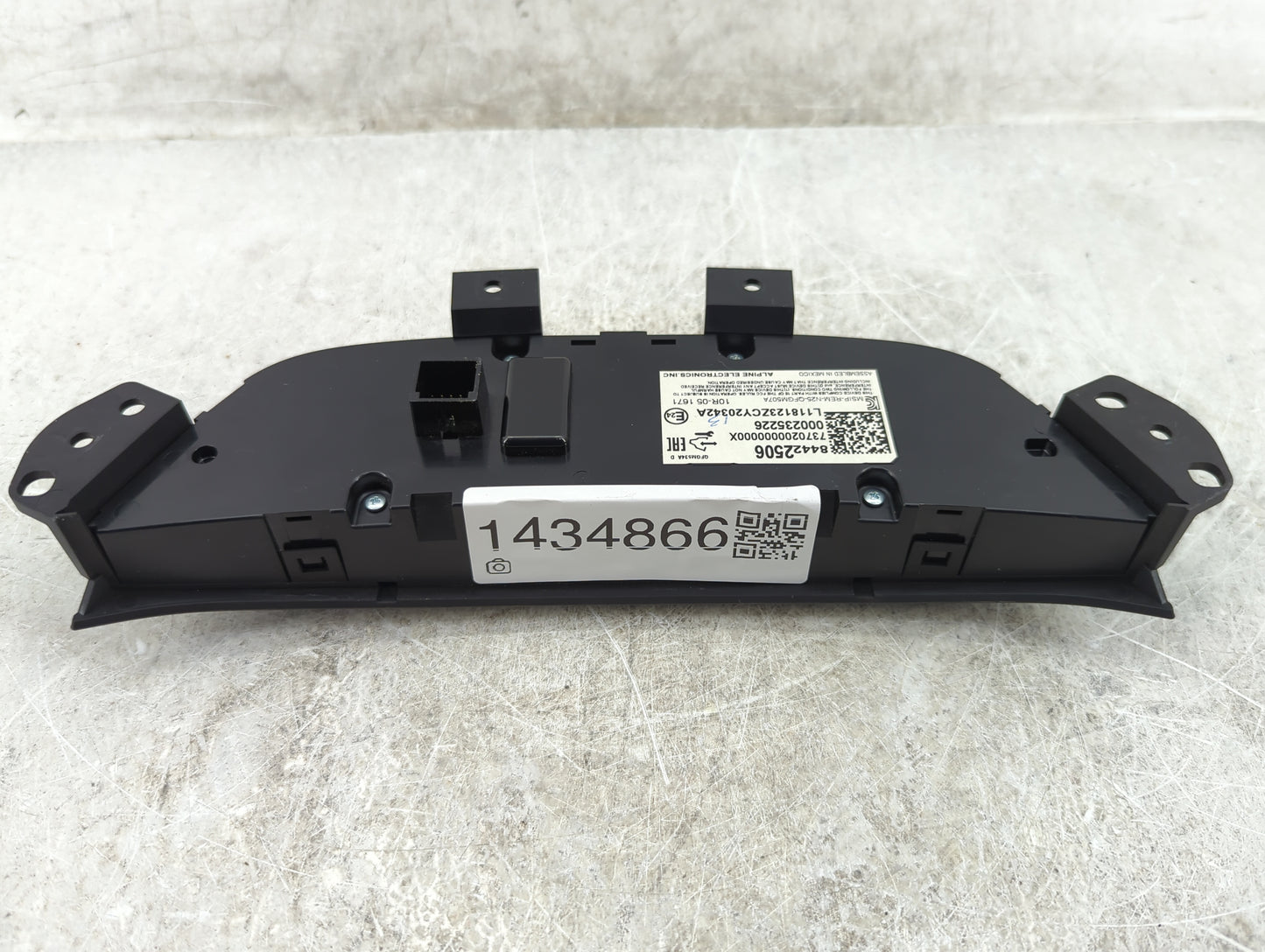 2018 Chevrolet Equinox Climate Control Module Temperature AC/Heater Replacement P/N:84422506 7370200000000X, 000235226 Fits