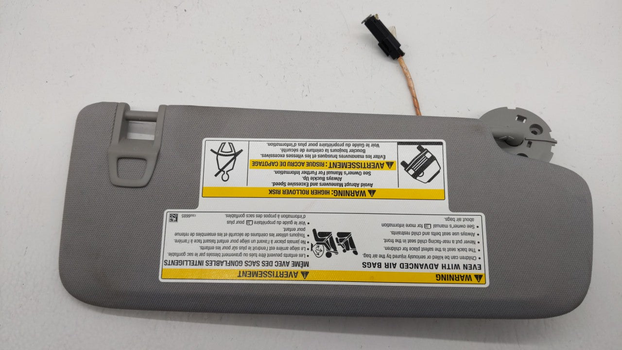 2018-2019 Chevrolet Equinox Sun Visor Shade Replacement Driver Left Mirror Fits Fits 2018 2019 OEM Used Auto Parts - Oemused