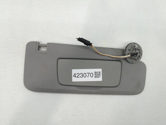 2018-2019 Chevrolet Equinox Sun Visor Shade Replacement Passenger Right Mirror Fits Fits 2018 2019 OEM Used Auto Parts