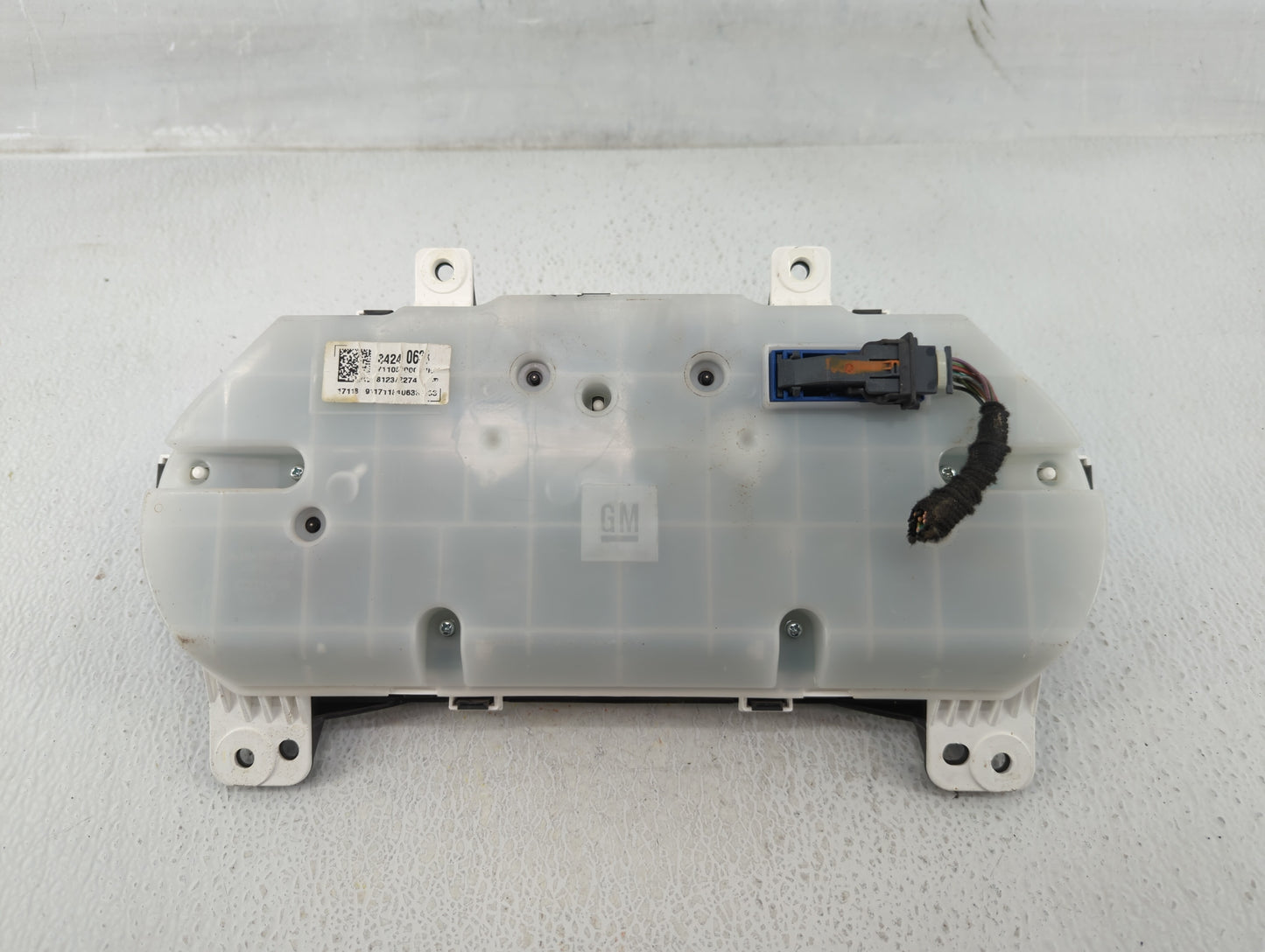 2018 Chevrolet Equinox Instrument Cluster Speedometer Gauges P/N:84240633 Fits OEM Used Auto Parts - Oemusedautoparts1.com