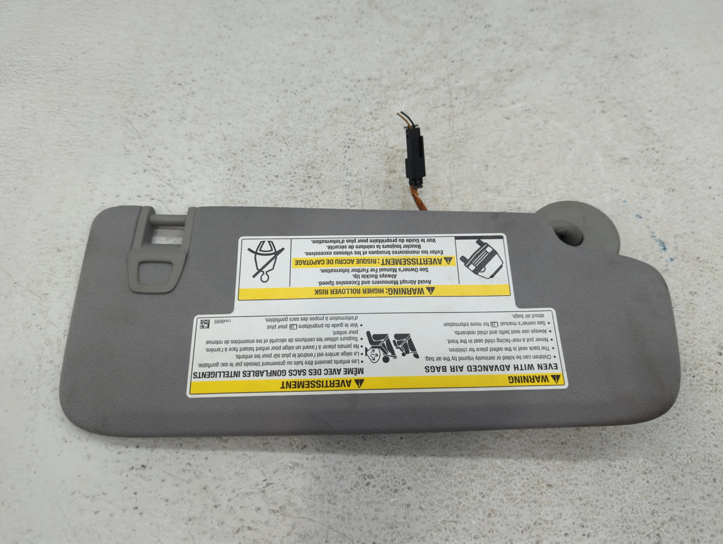 2018-2019 Chevrolet Equinox Sun Visor Shade Replacement Driver Left Mirror Fits Fits 2018 2019 OEM Used Auto Parts - Oemused