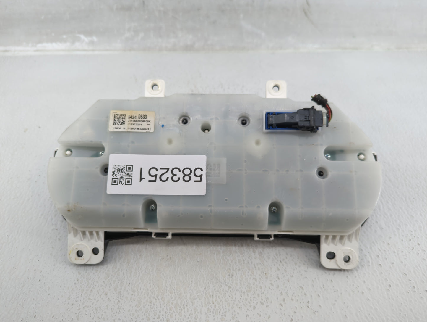 2018 Chevrolet Equinox Instrument Cluster Speedometer Gauges P/N:84240633 Fits OEM Used Auto Parts - Oemusedautoparts1.com