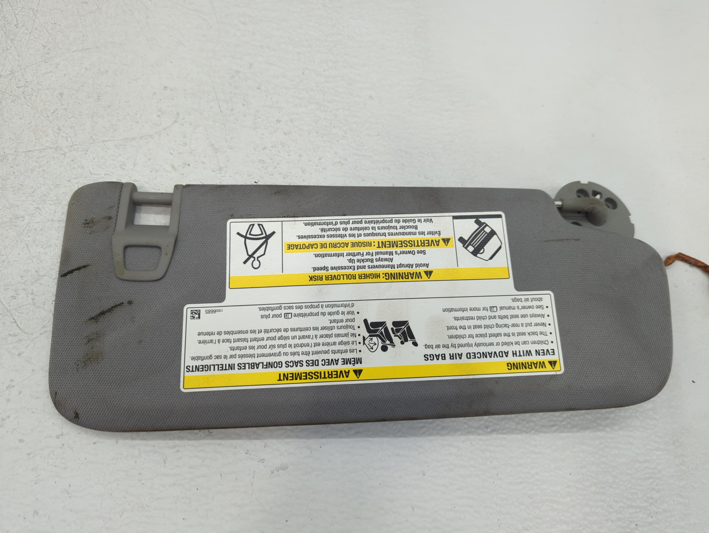 2018-2019 Chevrolet Equinox Sun Visor Shade Replacement Driver Left Mirror Fits Fits 2018 2019 OEM Used Auto Parts - Oemused