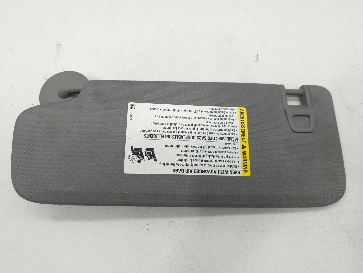 2018-2019 Chevrolet Equinox Sun Visor Shade Replacement Passenger Right Mirror Fits Fits 2018 2019 OEM Used Auto Parts - Oem