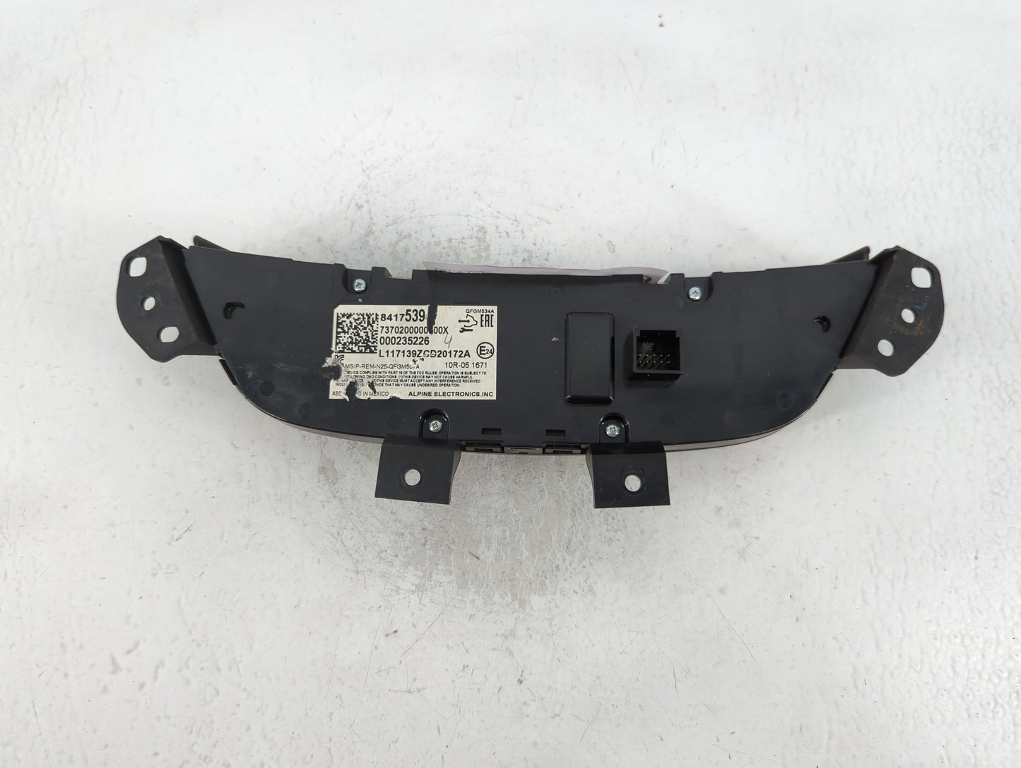 2018 Chevrolet Equinox Climate Control Module Temperature AC/Heater Replacement P/N:84175394 Fits OEM Used Auto Parts - Oemu