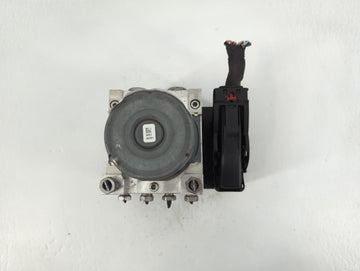 2018-2019 Chevrolet Equinox ABS Pump Control Module Replacement P/N:84414759 Fits Fits 2018 2019 2020 2021 OEM Used Auto Parts