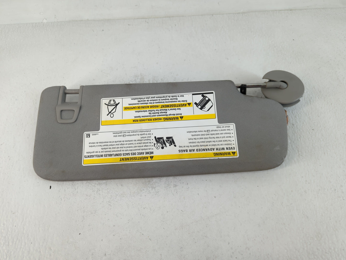 2018-2019 Chevrolet Equinox Sun Visor Shade Replacement Passenger Right Mirror Fits Fits 2018 2019 OEM Used Auto Parts - Oem