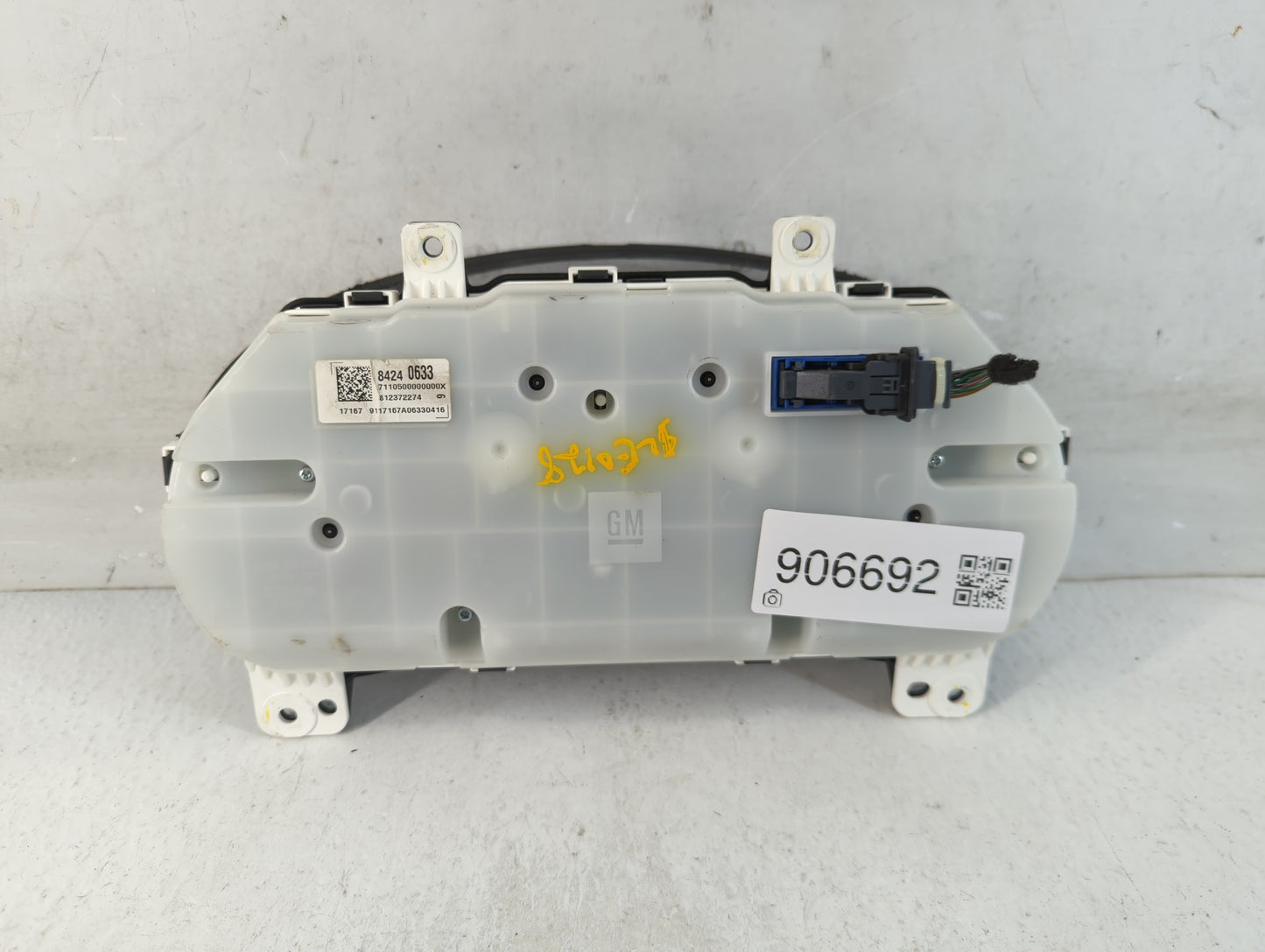 2018 Chevrolet Equinox Instrument Cluster Speedometer Gauges P/N:84240633 Fits OEM Used Auto Parts - Oemusedautoparts1.com