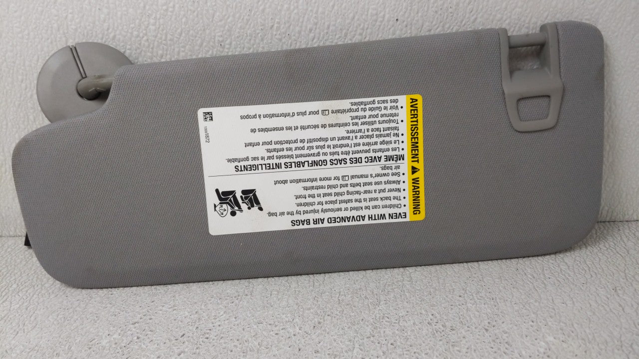 2018-2019 Chevrolet Equinox Sun Visor Shade Replacement Passenger Right Mirror Fits Fits 2018 2019 OEM Used Auto Parts - Oem