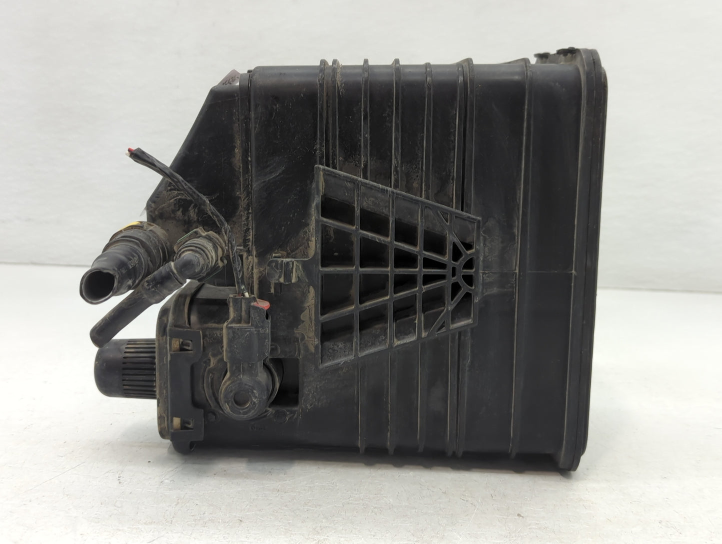 2018 Chevrolet Impala Fuel Vapor Charcoal Canister - Oemusedautoparts1.com