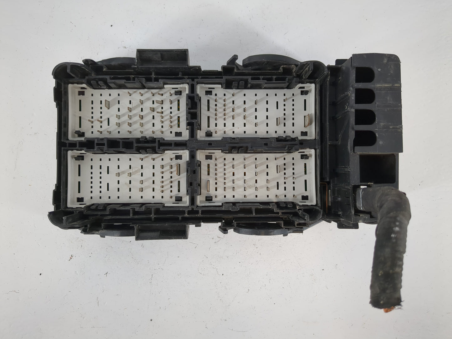 2018-2019 Chevrolet Malibu Fusebox Fuse Box Panel Relay Module P/N:84181107_03 Fits Fits 2018 2019 OEM Used Auto Parts - Oem