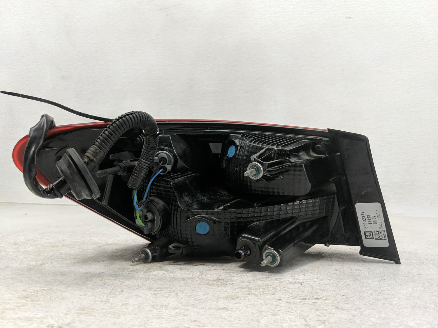 2016-2021 Chevrolet Malibu Tail Light Assembly Passenger Right OEM P/N:17198 84132377 Fits Fits 2016 2017 2018 2019 2020 202