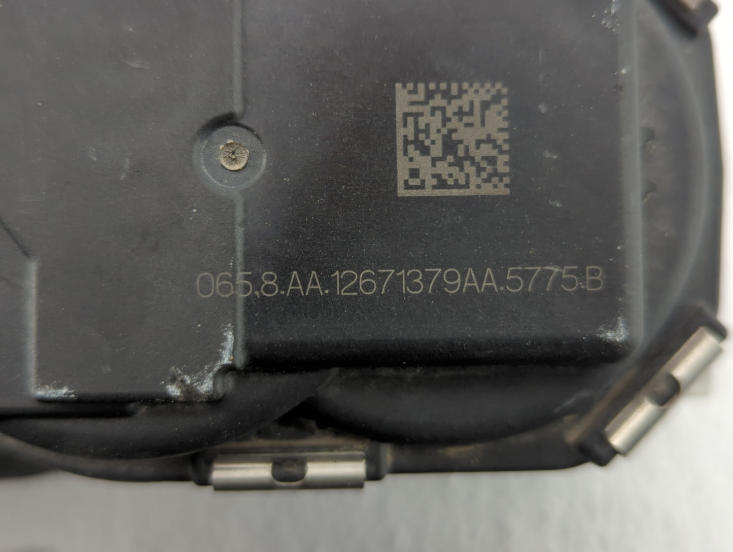 2016-2021 Chevrolet Malibu Throttle Body P/N:12671379AA Fits Fits 2016 2017 2018 2019 2020 2021 2022 OEM Used Auto Parts - O