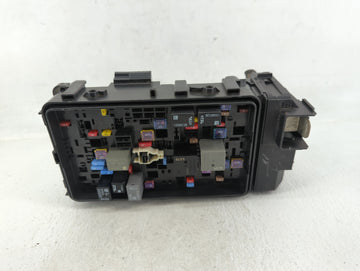 2018-2019 Chevrolet Malibu Fusebox Fuse Box Panel Relay Module P/N:84181107_03 Fits Fits 2018 2019 OEM Used Auto Parts
