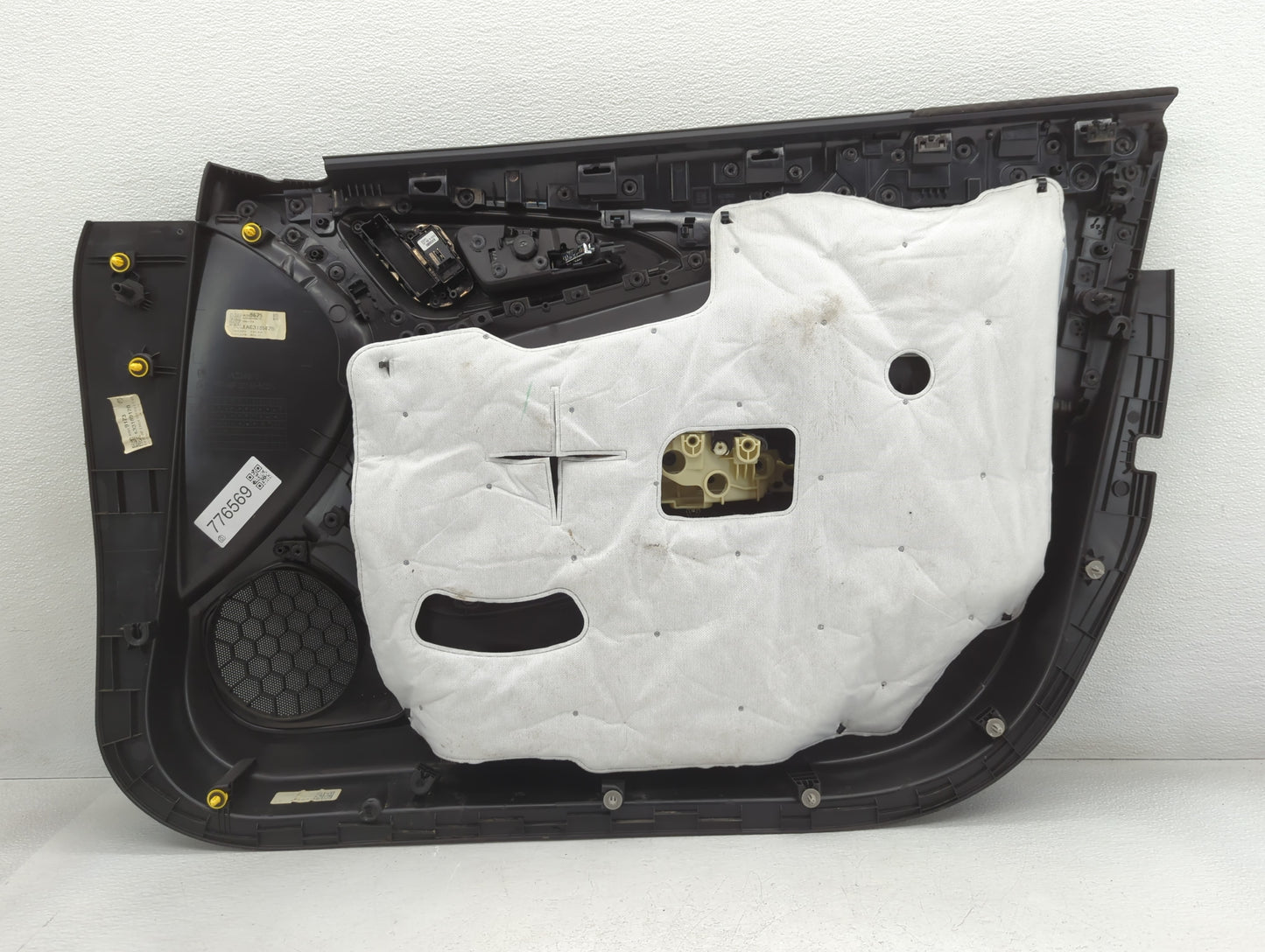 2018 Chevrolet Malibu Front Right Passenger Interior Door Panel Trim - Oemusedautoparts1.com