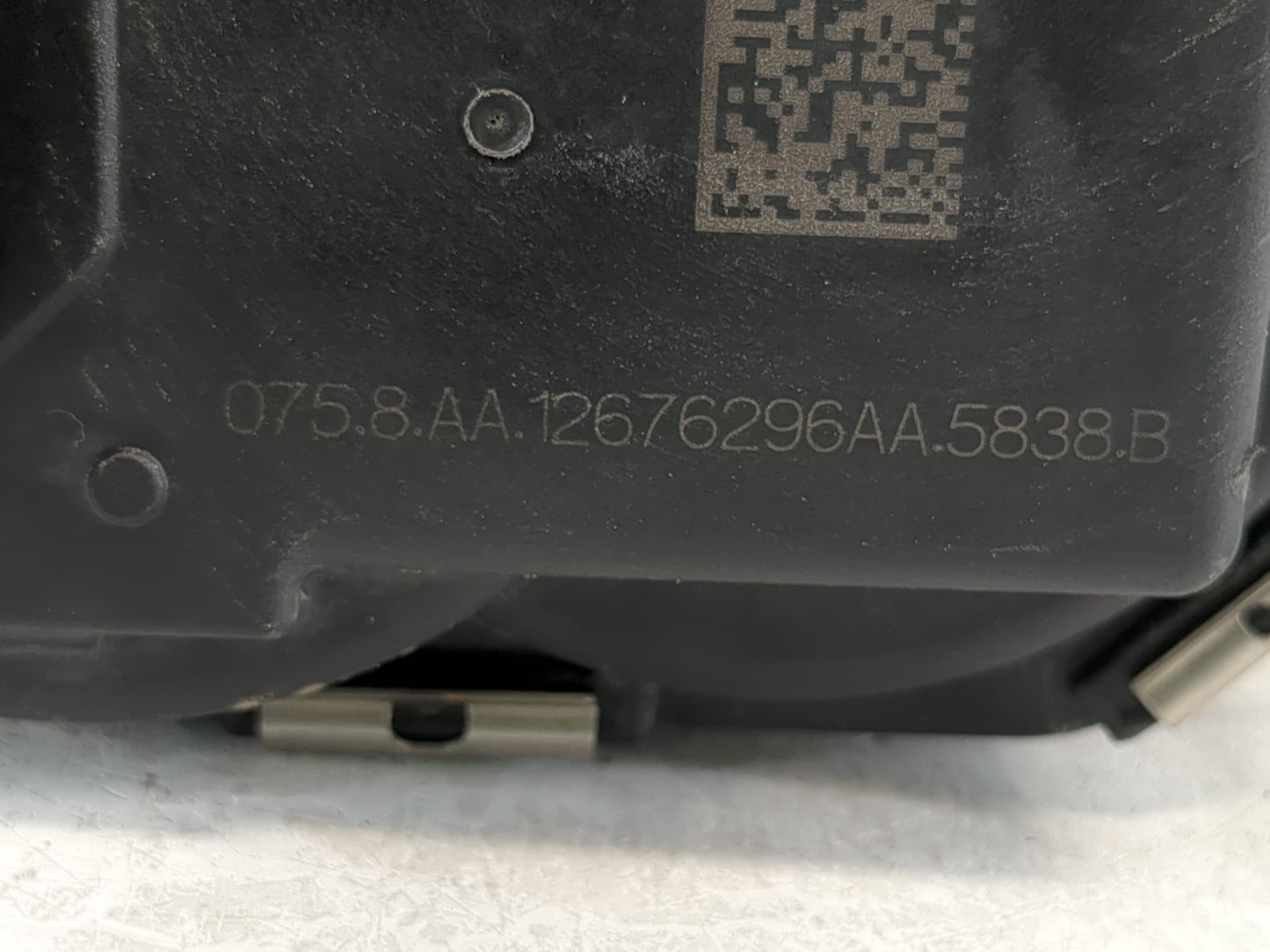 2018 Chevrolet Silverado 1500 Throttle Body P/N:12676296AA Fits Fits 2016 2017 2019 2020 2021 2022 OEM Used Auto Parts - Oem