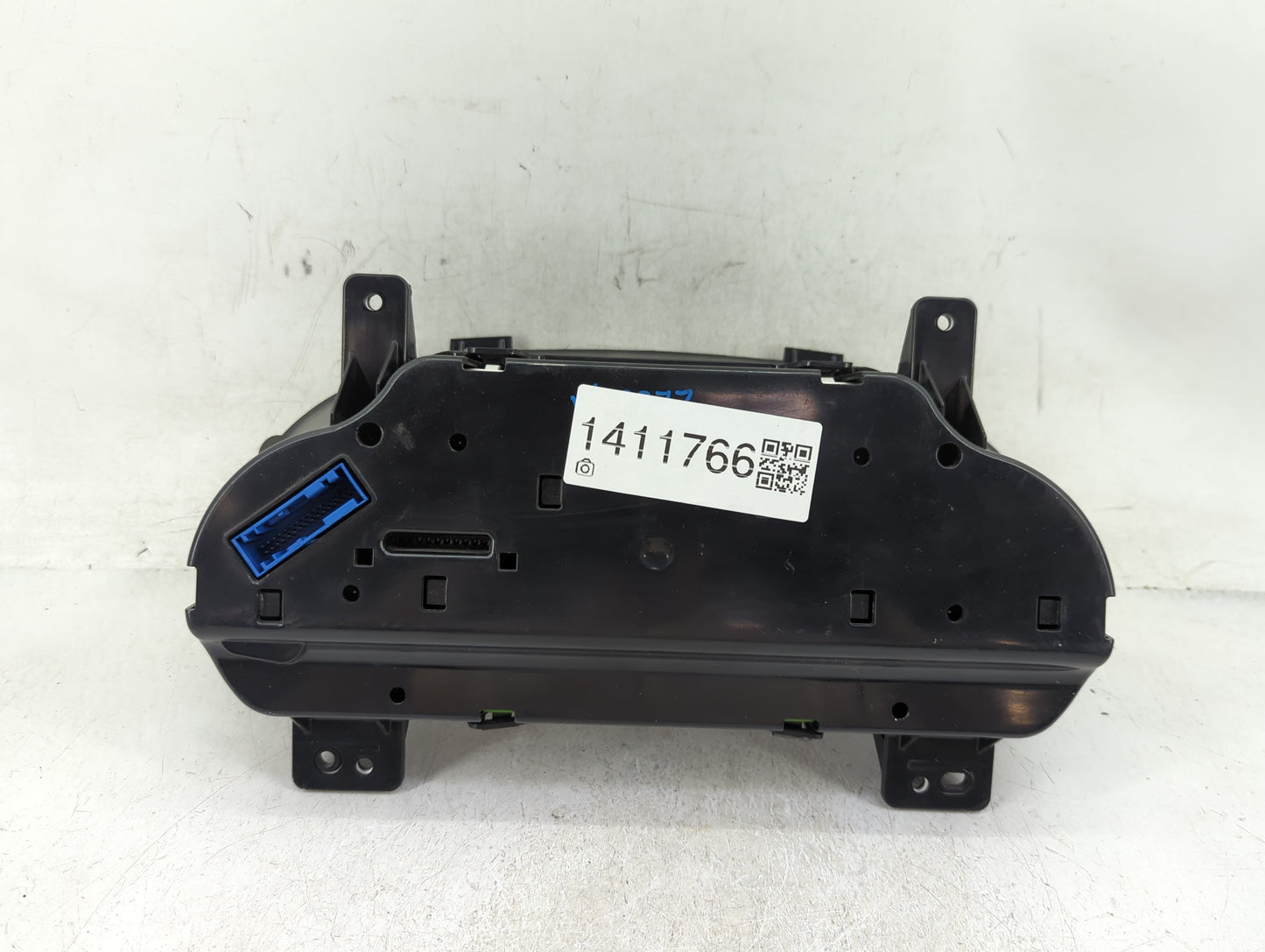 2018-2019 Chevrolet Silverado 1500 Instrument Cluster Speedometer Gauges P/N:84298029 Fits Fits 2018 2019 2020 OEM Used Auto