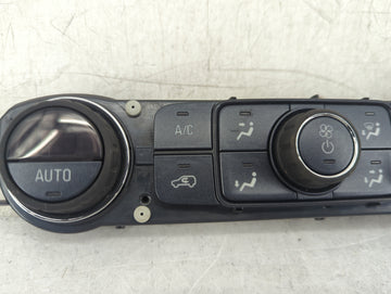 2014-2019 Chevrolet Silverado 1500 Climate Control Module Temperature AC/Heater Replacement P/N:84258726 Fits OEM Used Auto Parts