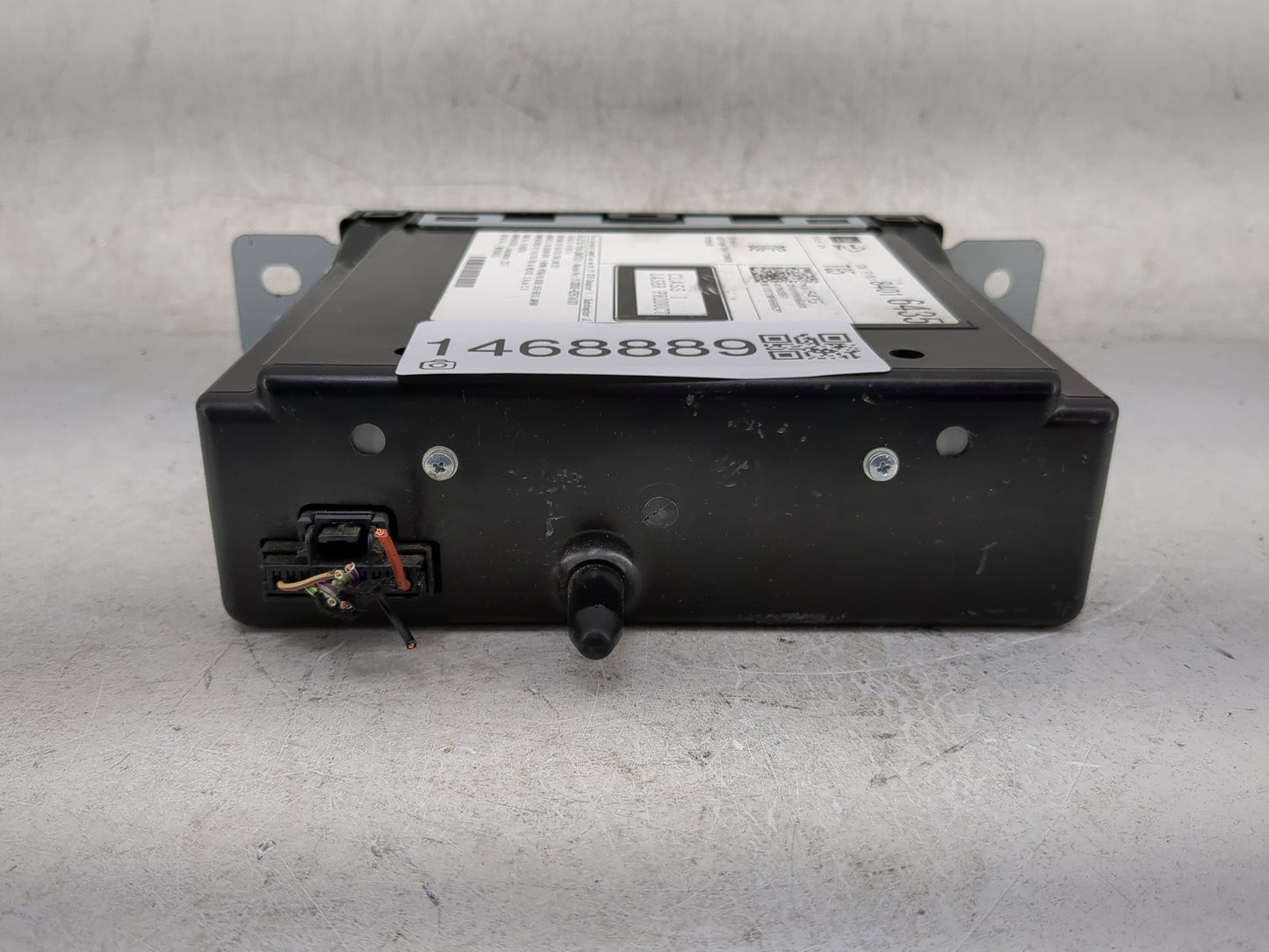 2018-2019 Chevrolet Silverado 1500 Radio AM FM Cd Player Receiver Replacement P/N:84016435 113000-6261A101 Fits OEM Used Aut