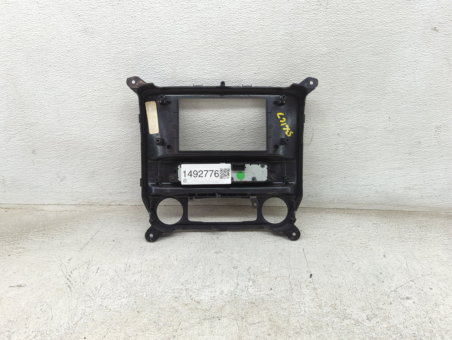 2016-2019 Chevrolet Silverado 1500 Radio Control Panel 1492776 - Oemusedautoparts1.com