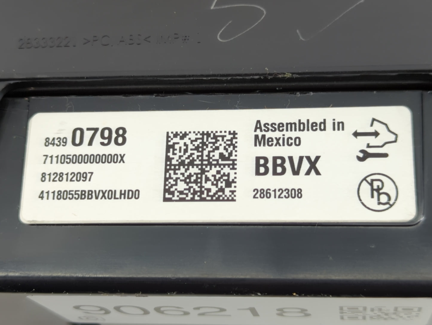 2018-2019 Chevrolet Silverado 1500 Instrument Cluster Speedometer Gauges P/N:84390798 Fits Fits 2018 2019 OEM Used Auto Part