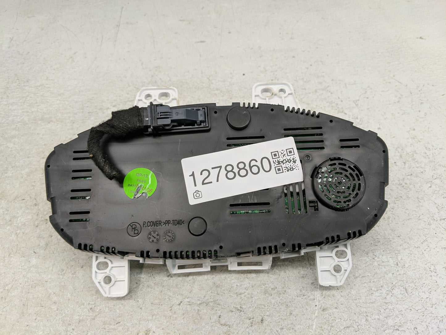 2017-2019 Chevrolet Sonic Instrument Cluster Speedometer Gauges P/N:42574339 Fits Fits 2017 2018 2019 OEM Used Auto Parts -