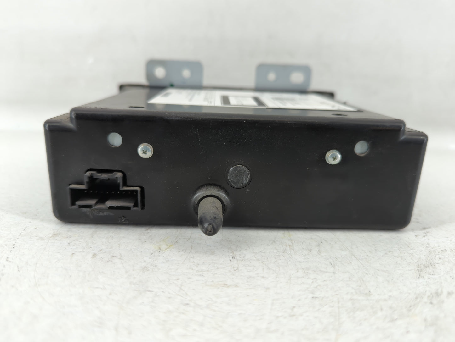 2018 Chevrolet Suburban 1500 Radio AM FM Cd Player Receiver Replacement P/N:84016434 Fits Fits 2017 2019 2020 OEM Used Auto