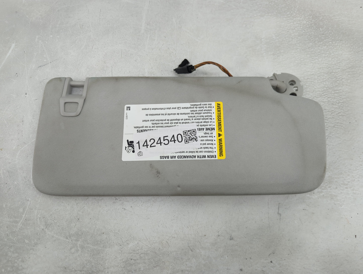 2018-2022 Chevrolet Traverse Sun Visor Shade Replacement Driver Left Mirror Fits Fits 2018 2019 2020 2021 2022 OEM Used Auto