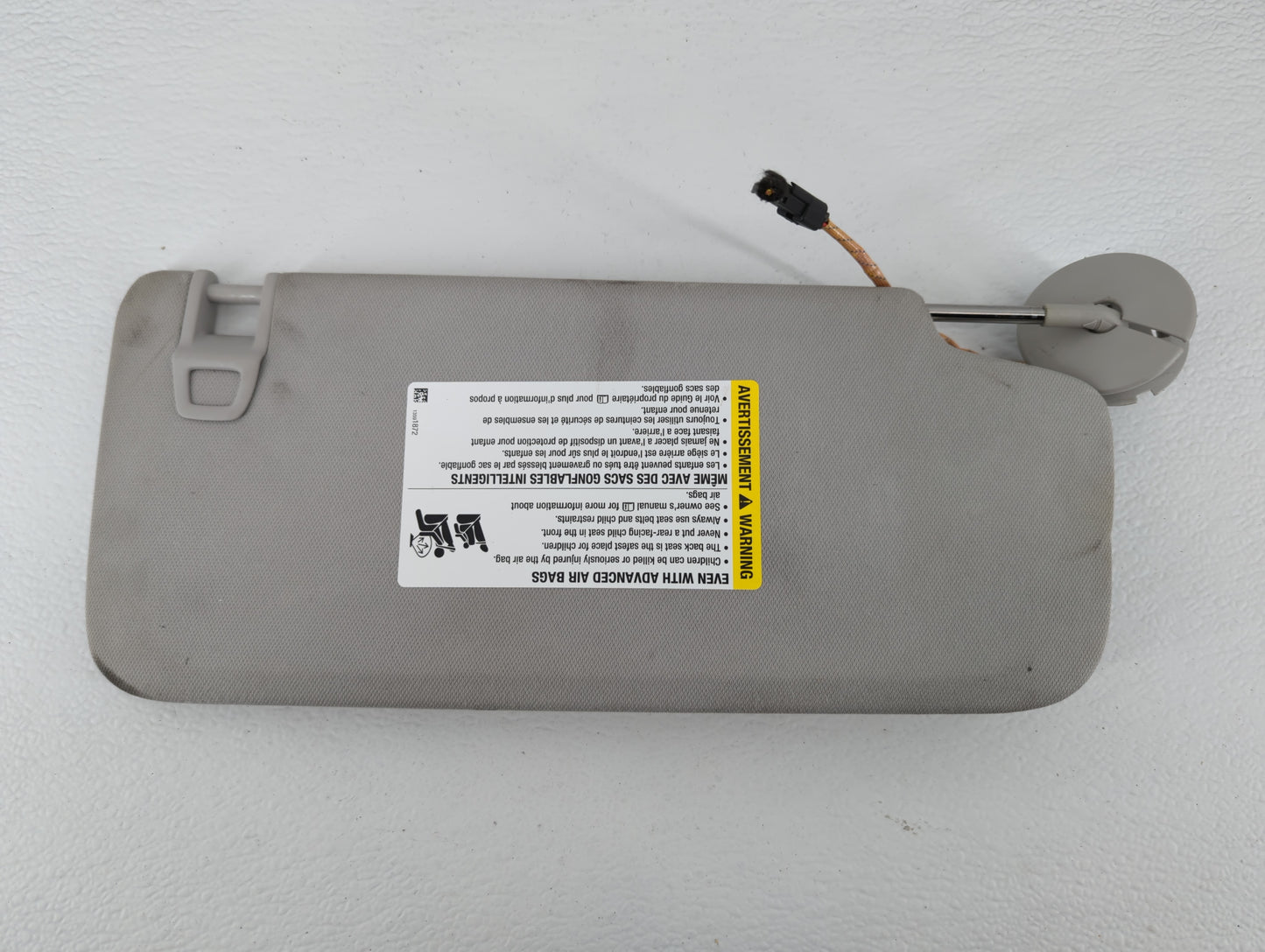 2018-2022 Chevrolet Traverse Sun Visor Shade Replacement Driver Left Mirror Fits Fits 2018 2019 2020 2021 2022 OEM Used Auto