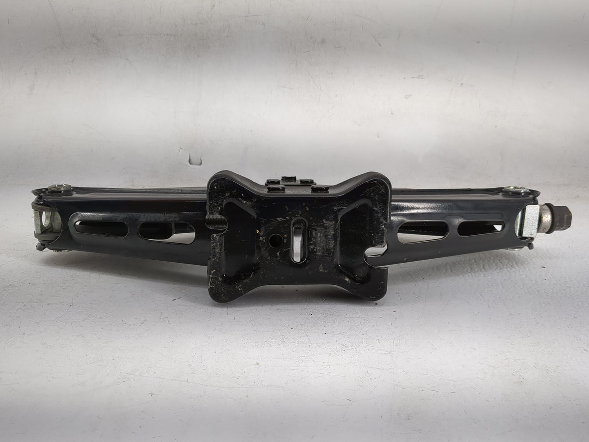 2018 Chevrolet Trax Spare Scissor Car Jack Black - Oemusedautoparts1.com