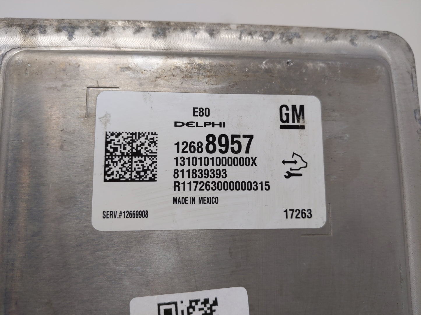 2017-2018 Chevrolet Volt PCM Engine Control Computer ECU ECM PCU OEM P/N:12677677 12686384, 12680876 Fits Fits 2017 2018 201