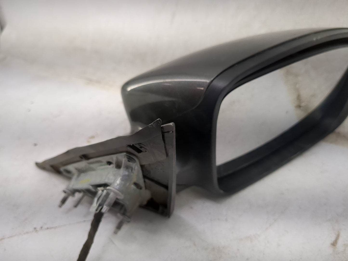 2015-2022 Chrysler 300 Passenger Side View Mirror - Right Door Mirror OEM Used - Oemusedautoparts1.com