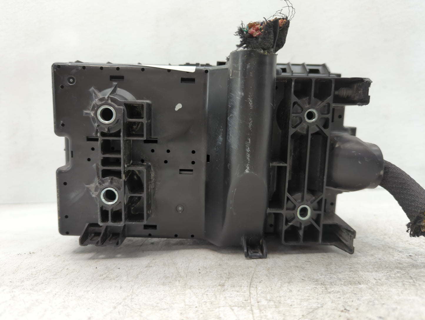 2018-2019 Chrysler Pacifica Fusebox Fuse Box Panel Relay Module P/N:6351-4041-001 Fits Fits 2018 2019 OEM Used Auto Parts -