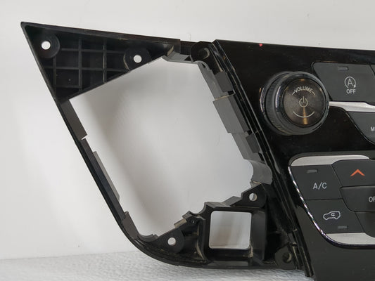 2018-2020 Chrysler Pacifica Climate Control Module Temperature AC/Heater Replacement P/N:P6EV301X8AB Fits Fits 2018 2019 2020 OEM Used Auto Parts