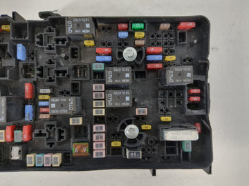 2018 Chrysler Pacifica Fusebox Fuse Box Panel Relay Module P/N:6356-5500 Fits OEM Used Auto Parts