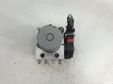 2017-2018 Chrysler Pacifica ABS Pump Control Module Replacement P/N:P68352226AA Fits Fits 2017 2018 OEM Used Auto Parts