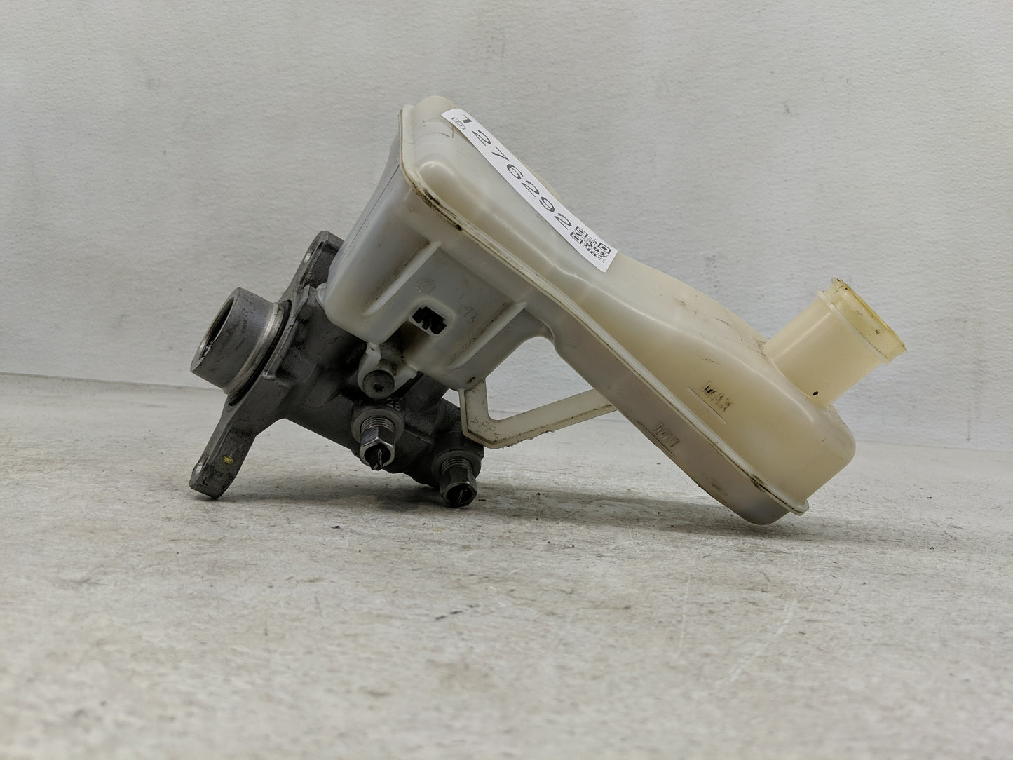 2017-2022 Chrysler Pacifica Brake Master Cylinder - Oemusedautoparts1.com