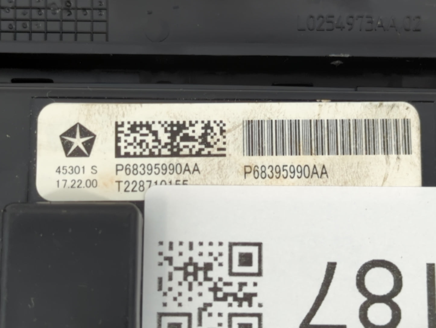 2018-2020 Chrysler Pacifica Climate Control Module Temperature AC/Heater Replacement P/N:P68395990AA Fits Fits 2018 2019 202