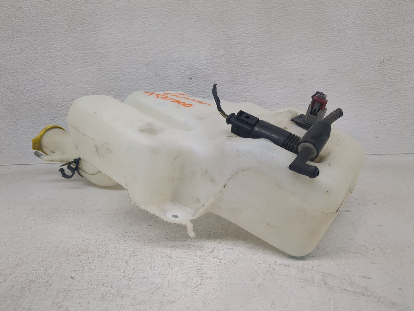 Dodge Caravan Windshield Washer Fluid Reservoir Bottle Oem - Oemusedautoparts1.com